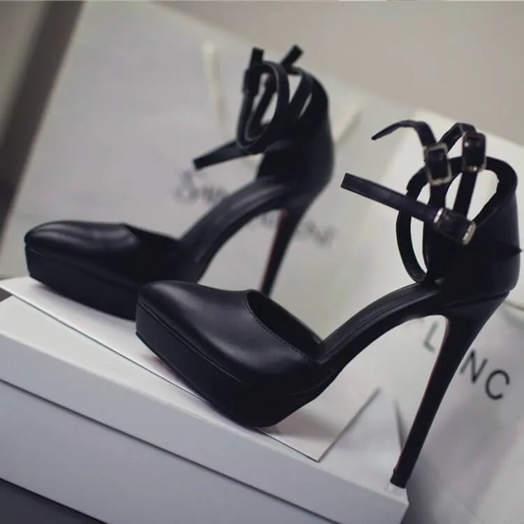 Black Leather Platform Buckle Close Toe Pumps