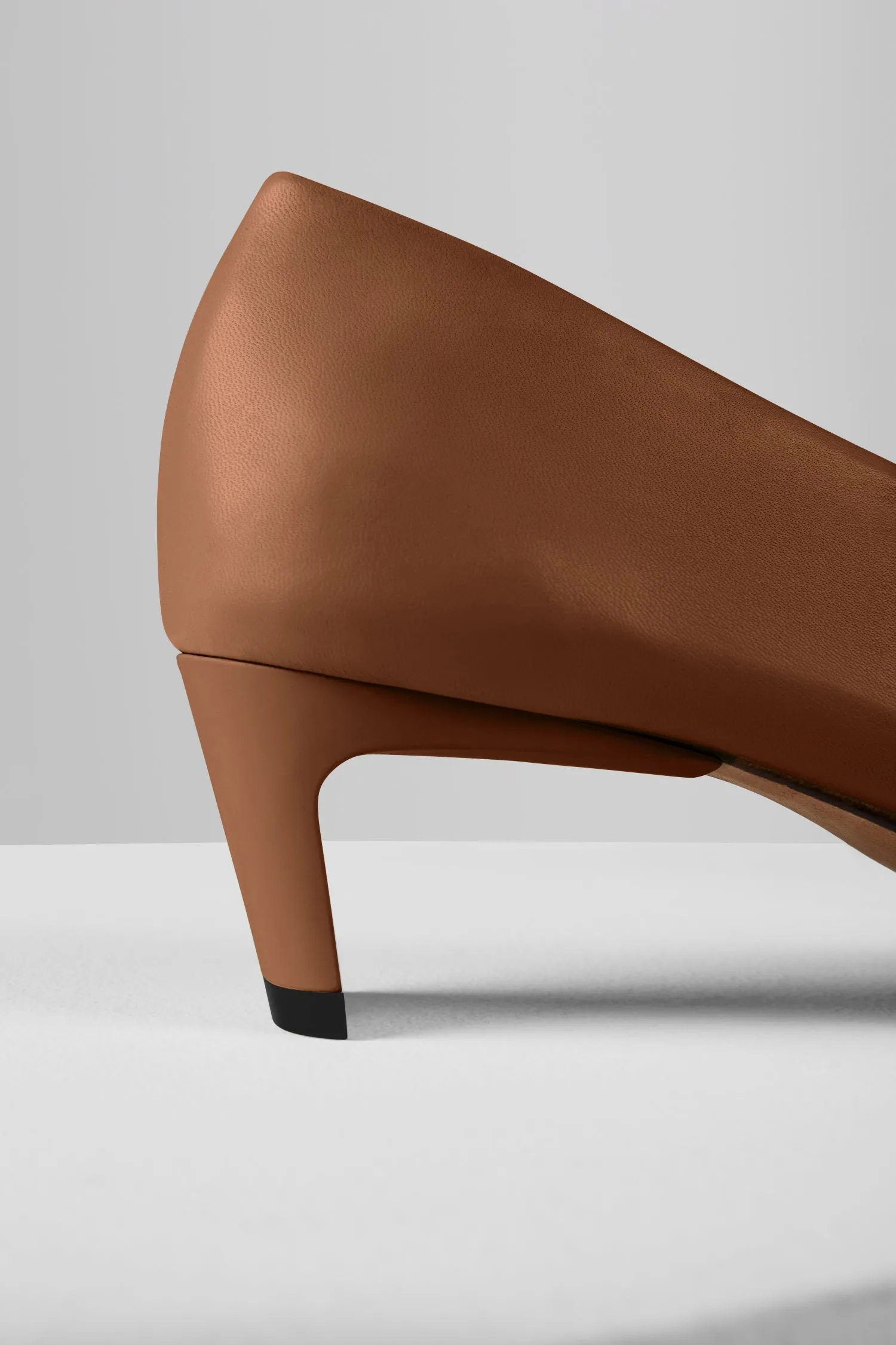 Clara Pumps in Cacao