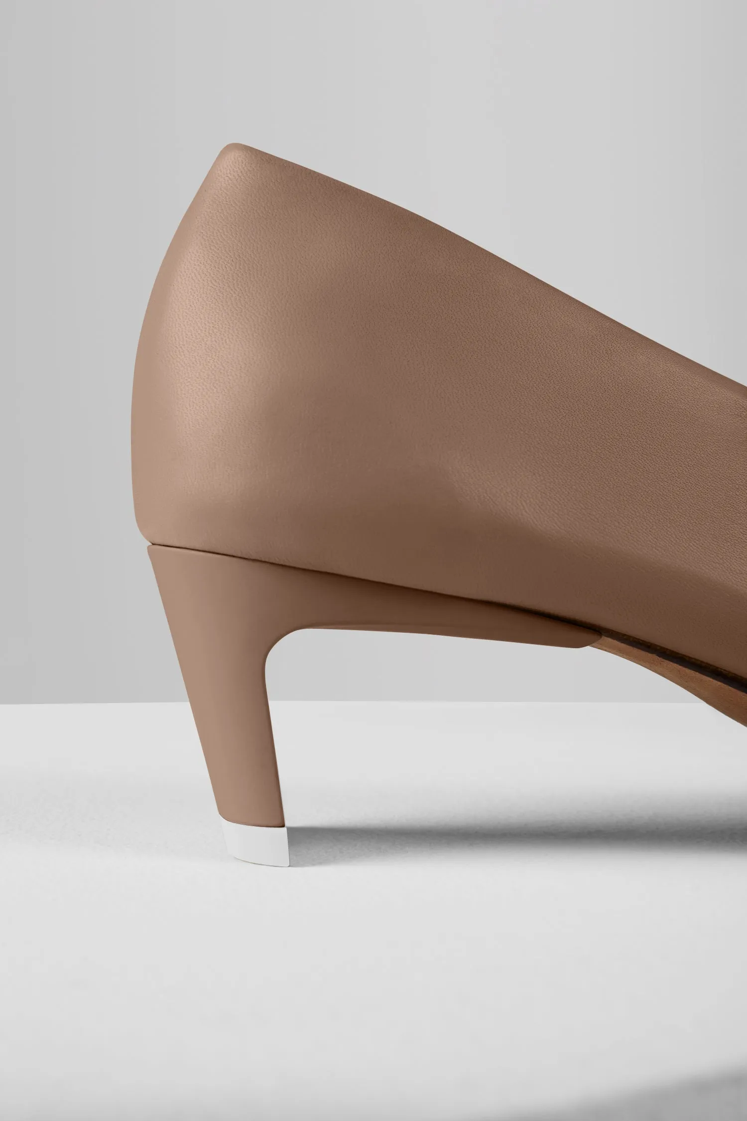 Clara Pumps in Taupe
