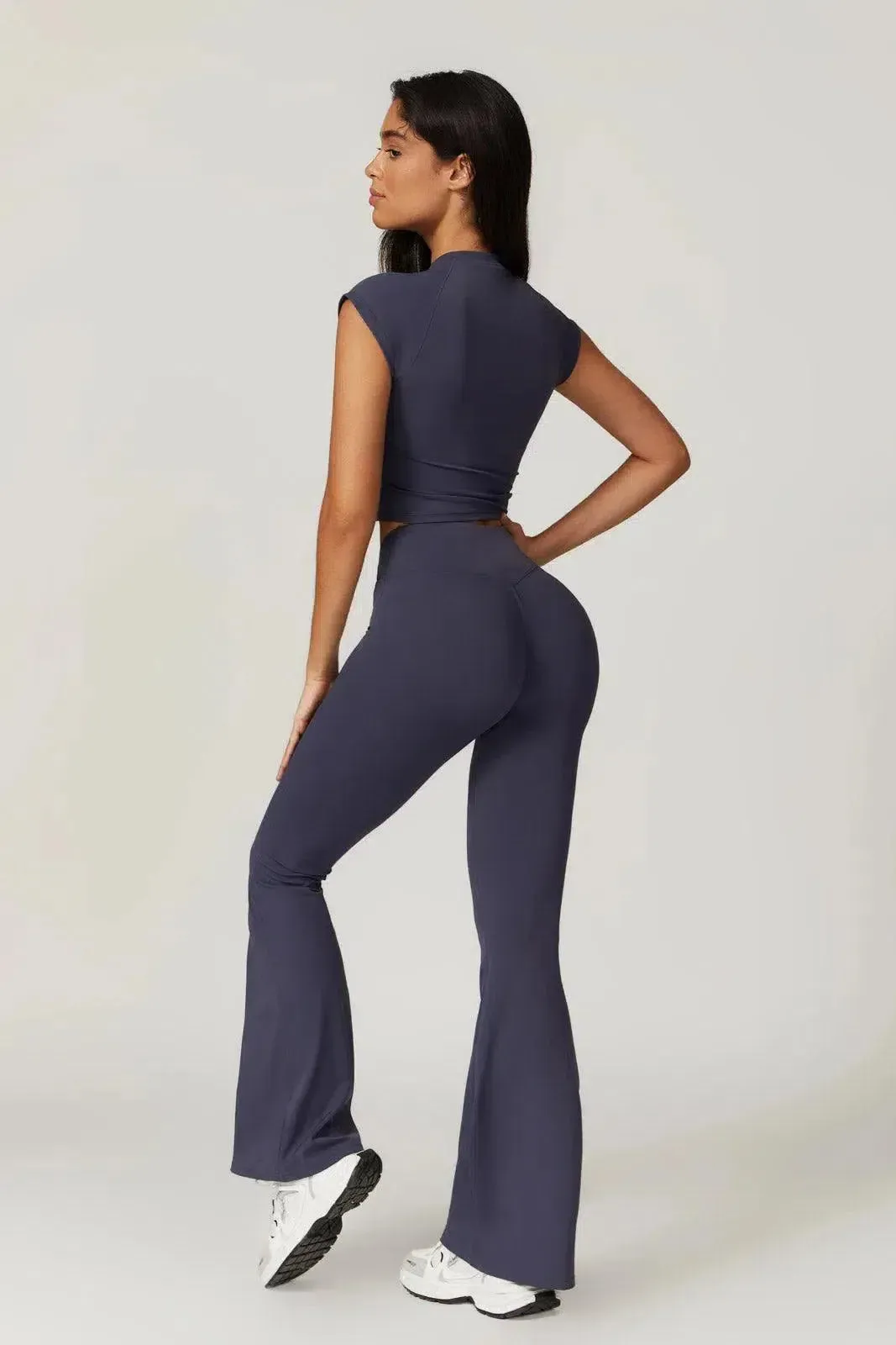 Mila – High-waisted fit – Gym-ready flared leggings