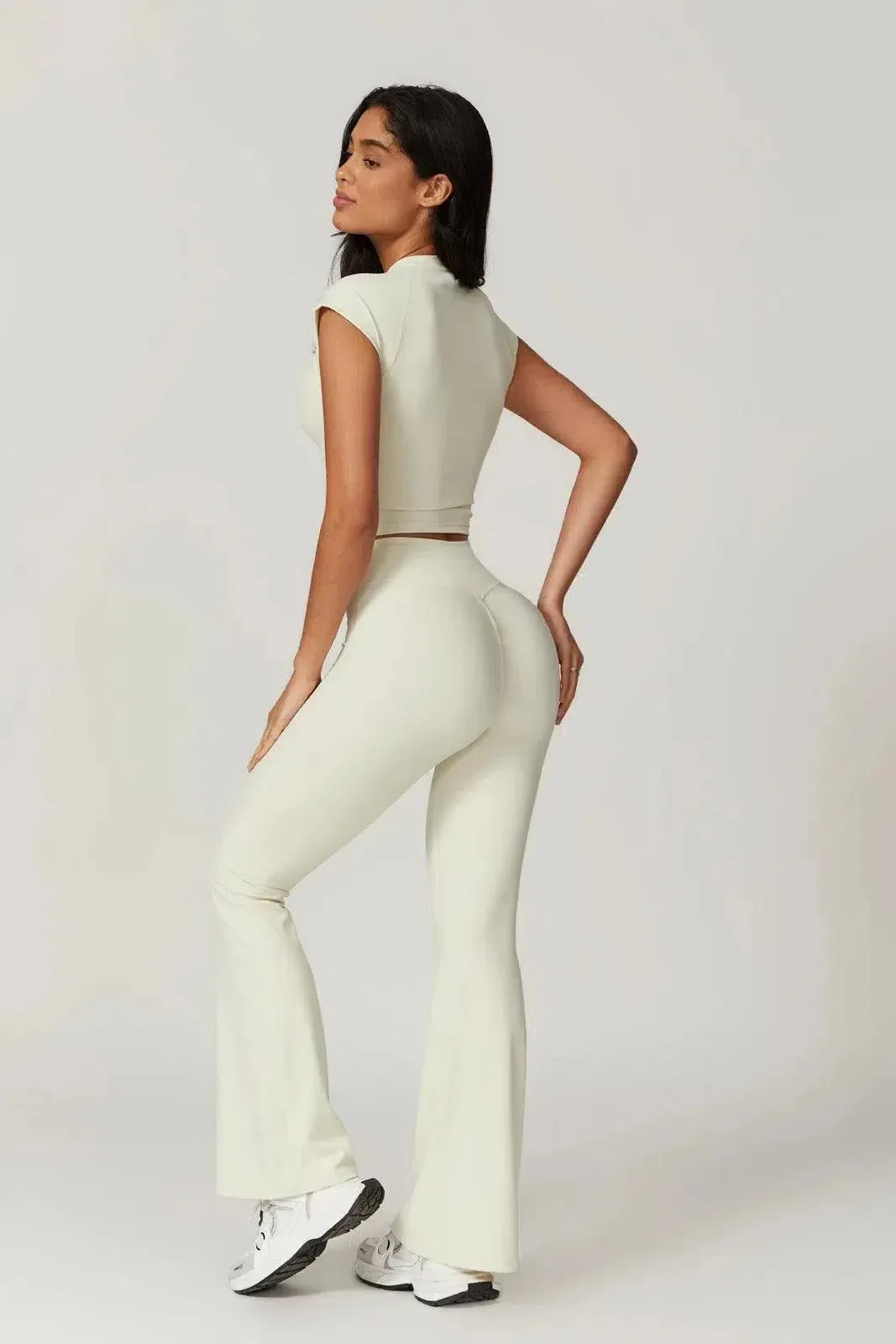 Mila – High-waisted fit – Gym-ready flared leggings
