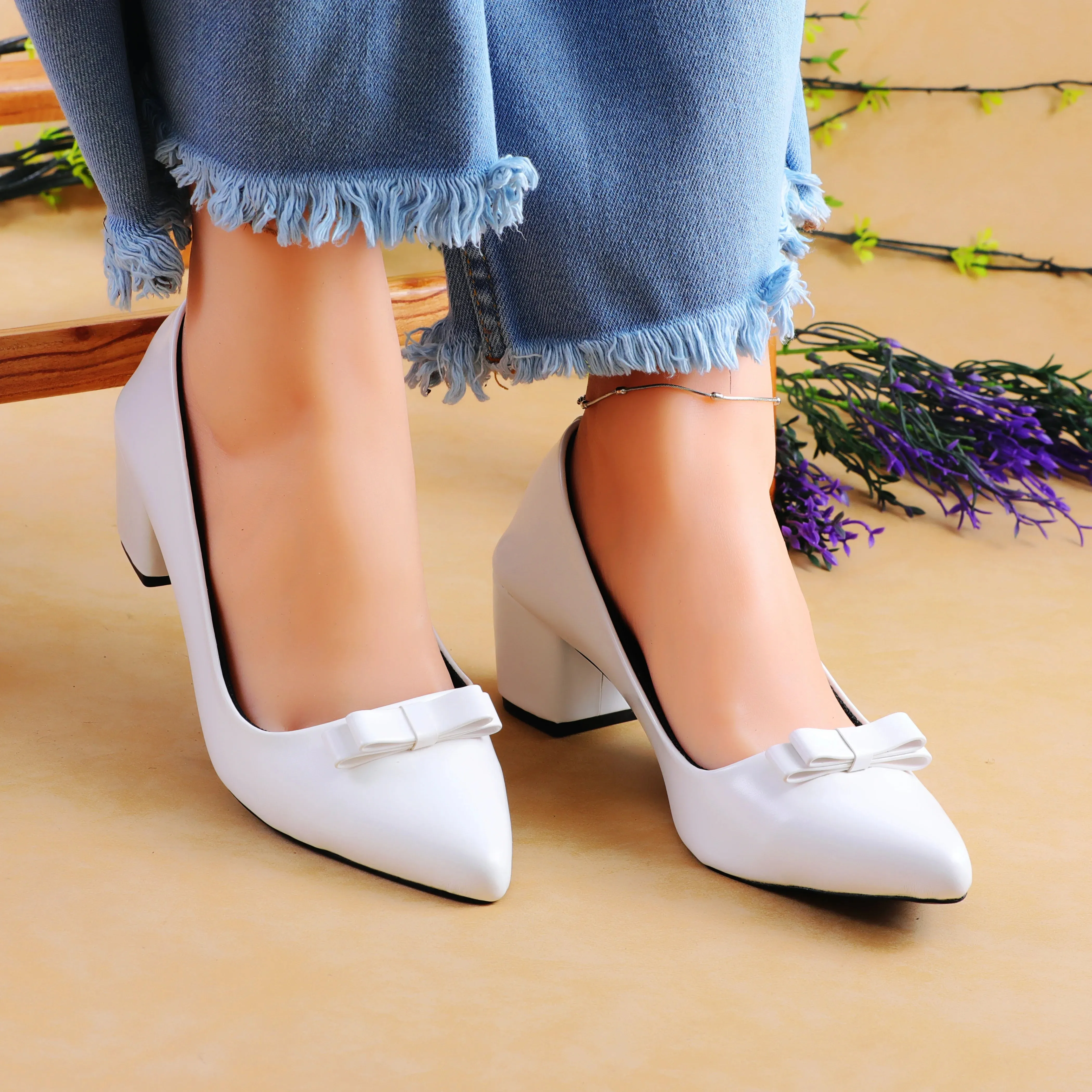 Opole Heeled Pumps White