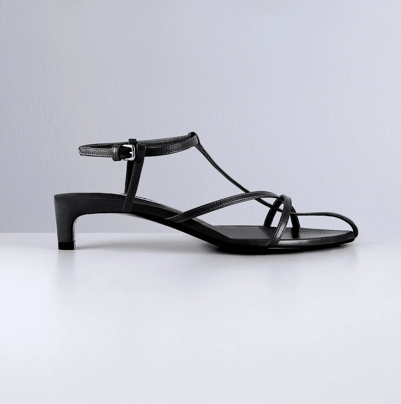 STRAP SANDAL